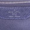 Borsa a tracolla Louis Vuitton in pelle taiga grigia - Detail D3 thumbnail