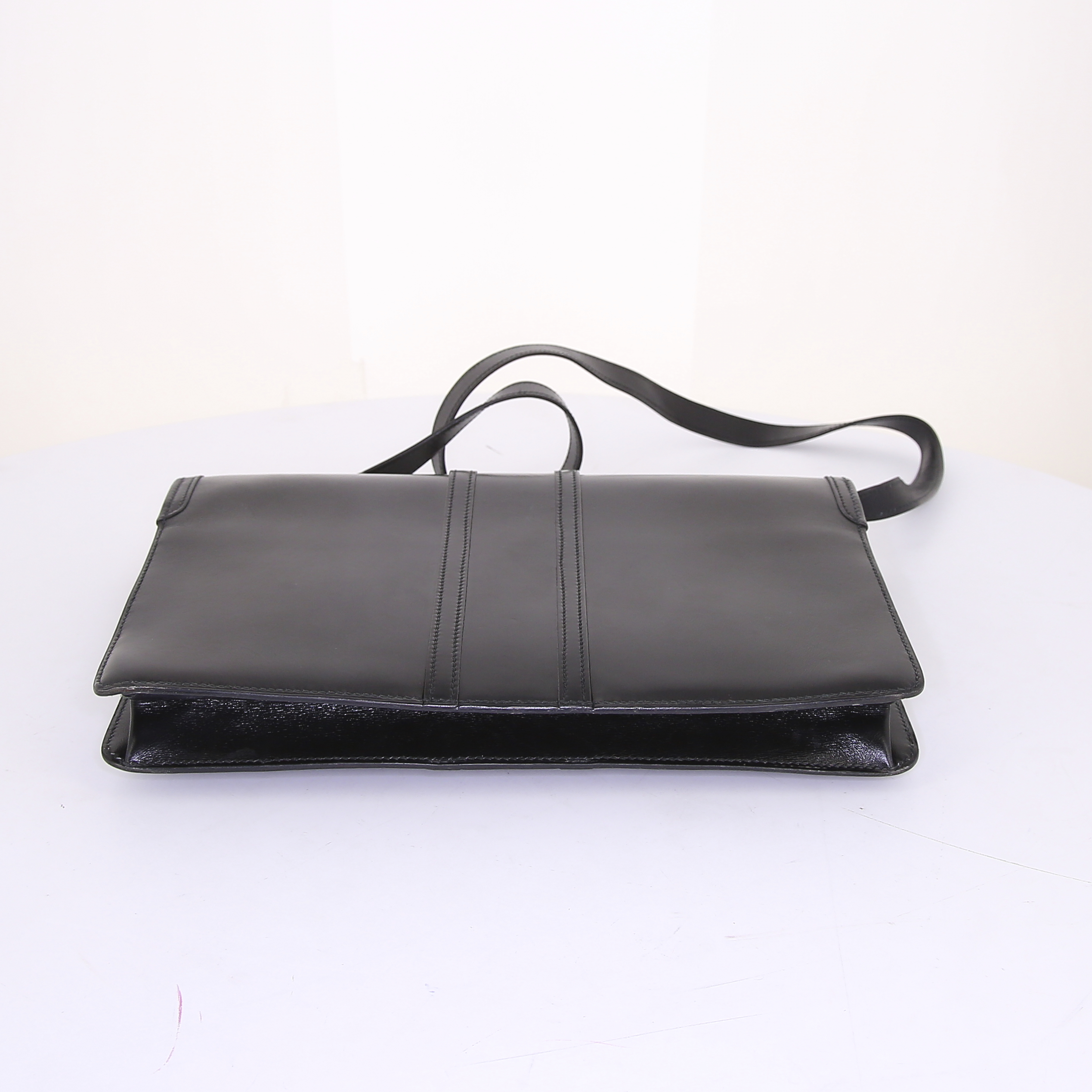 Hermès Cécile handbag in black leather - Detail D4