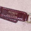 Bolso de mano Hermès Trim en lona beige y cuero box color burdeos - Detail D3 thumbnail