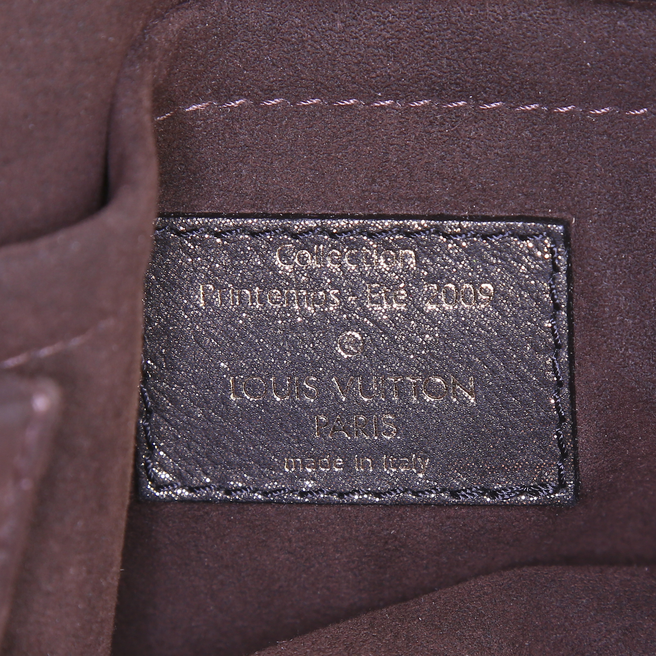 Bolso para llevar al hombro Louis Vuitton Kalahari en lona Monogram revestida marrón y cuero natural - Detail D3