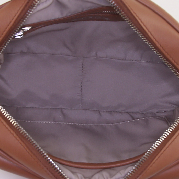 Bolso de mano Tod's Double T en cuero marrón - Detail D2