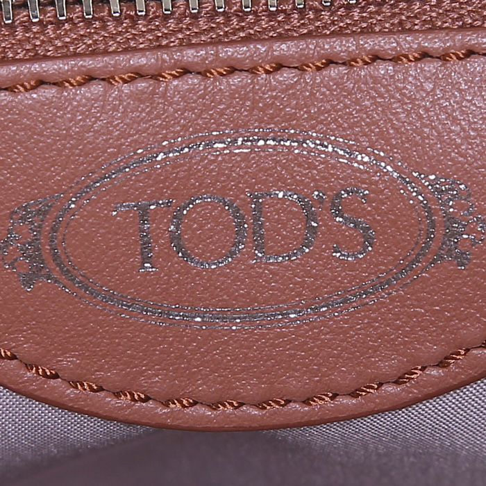 Bolso de mano Tod's Double T en cuero marrón - Detail D3
