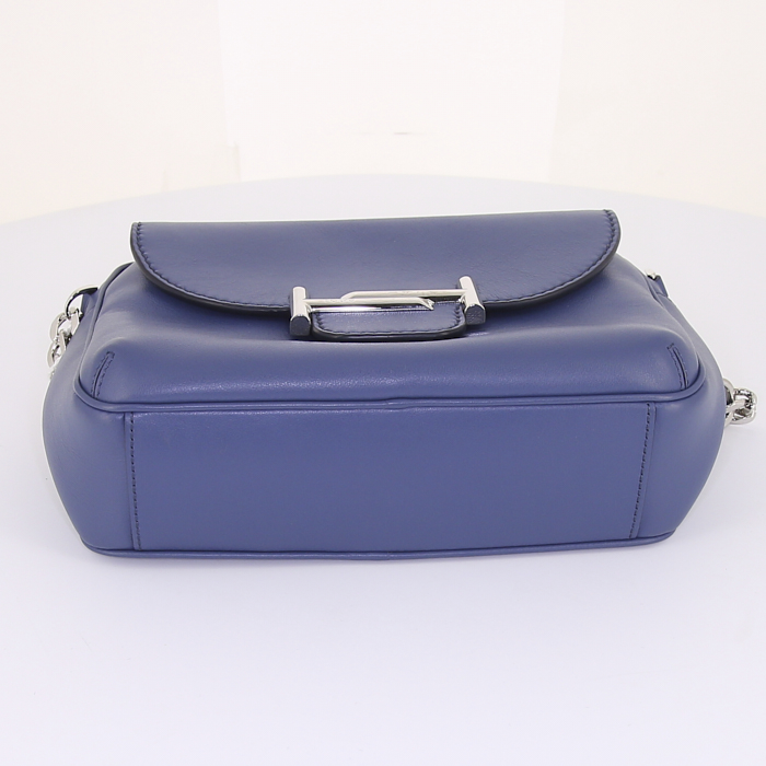 Bolso de mano Tod's Double T en cuero azul - Detail D4
