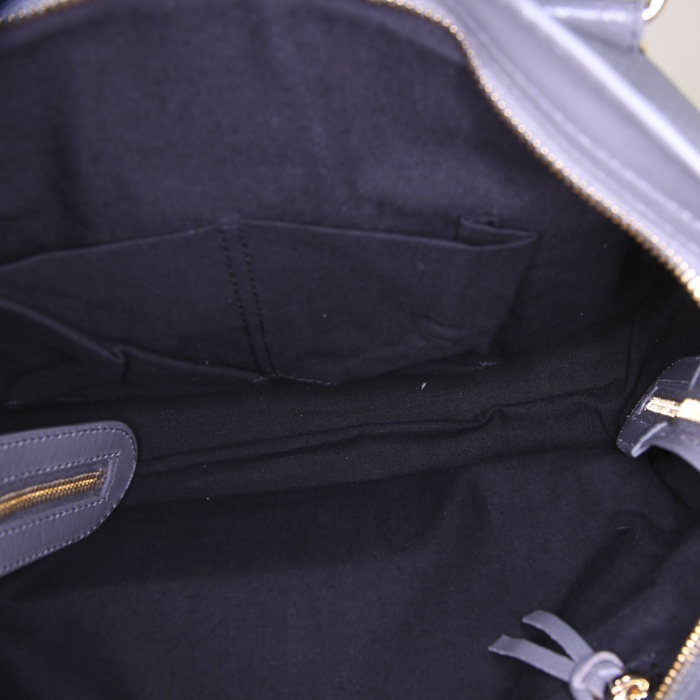 Sac à main Balenciaga Metallic Edge City en cuir gris - Detail D3