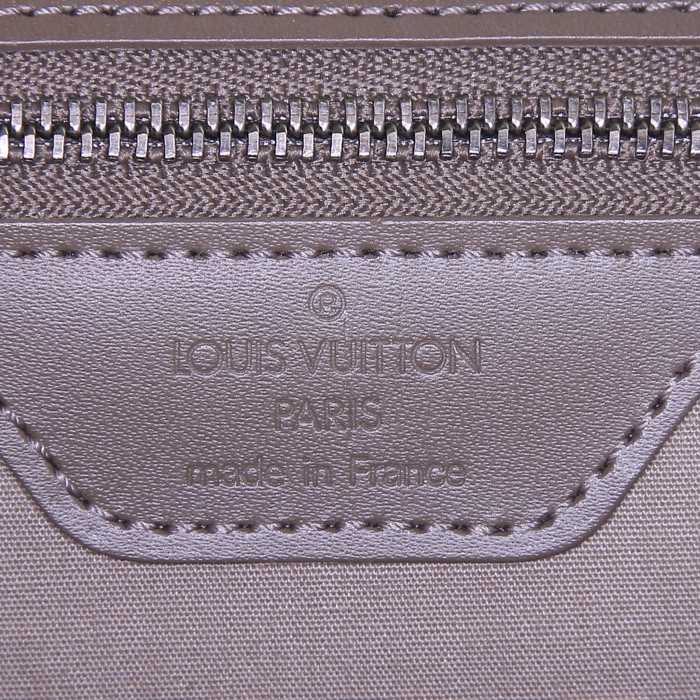 Bolso para llevar al hombro o en la mano Louis Vuitton Saint Tropez en cuero Epi beige gris - Detail D3