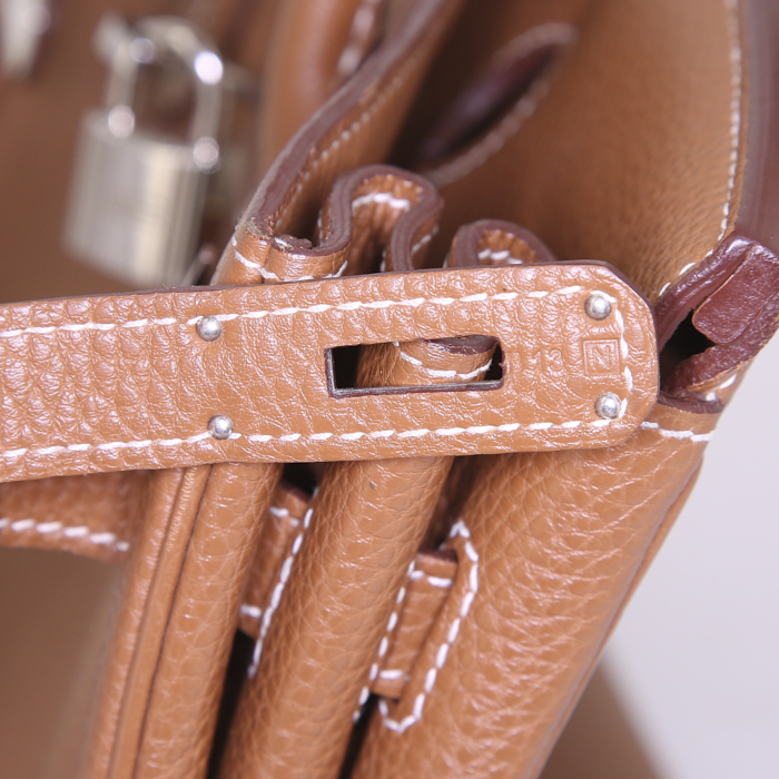 Bolso de mano Hermes Birkin 35 cm en cuero togo color oro - Detail D4