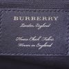 Bolso de mano Burberry The Banner modelo mediano en cuero marrón y lona Haymarket - Detail D4 thumbnail