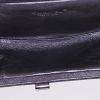 Clutch de noche Chanel en cuero irisado plateado - Detail D2 thumbnail