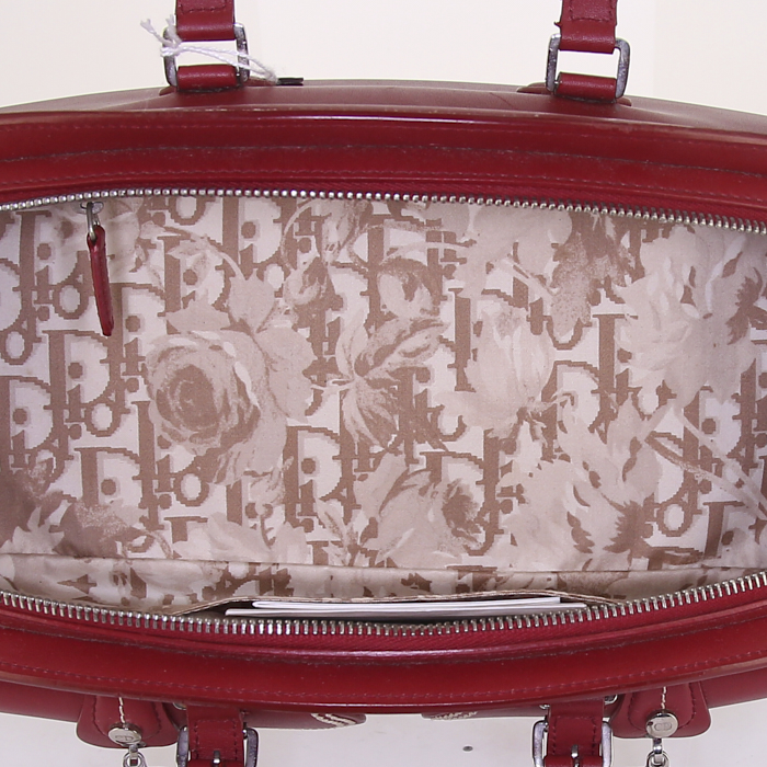 Bolso de mano Dior Détective en cuero rojo - Detail D2