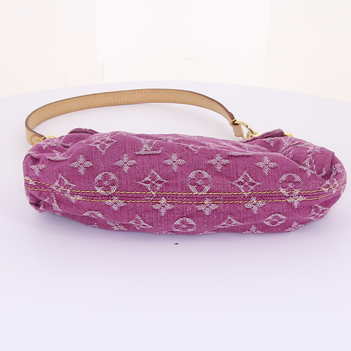 Bolso para llevar al hombro o en la mano Louis Vuitton Pleaty en lona denim Monogram rosa y cuero natural - Detail D4