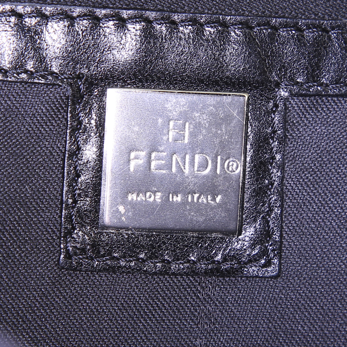 Fendi Baguette pouch in black canvas - Detail D4