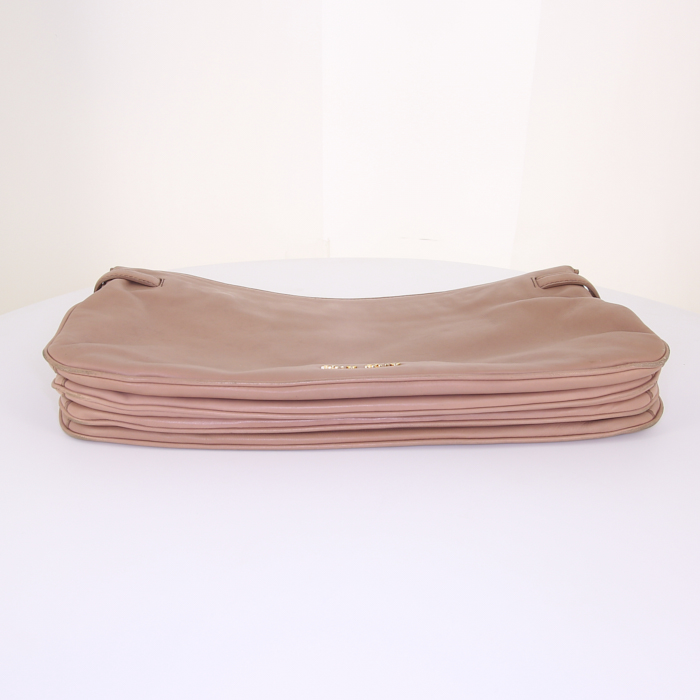 Bolsito de mano Miu Miu en cuero rosa - Detail D4