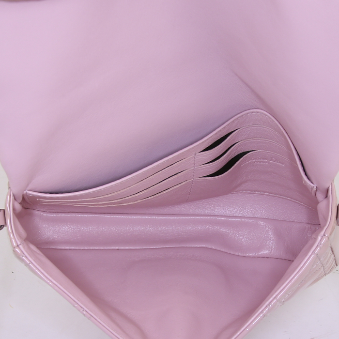 Sac bandoulière Dior New Look en cuir vernis rose - Detail D2
