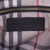 Bolso de mano Burberry Greenwood en cuero granulado negro - Detail D4 thumbnail