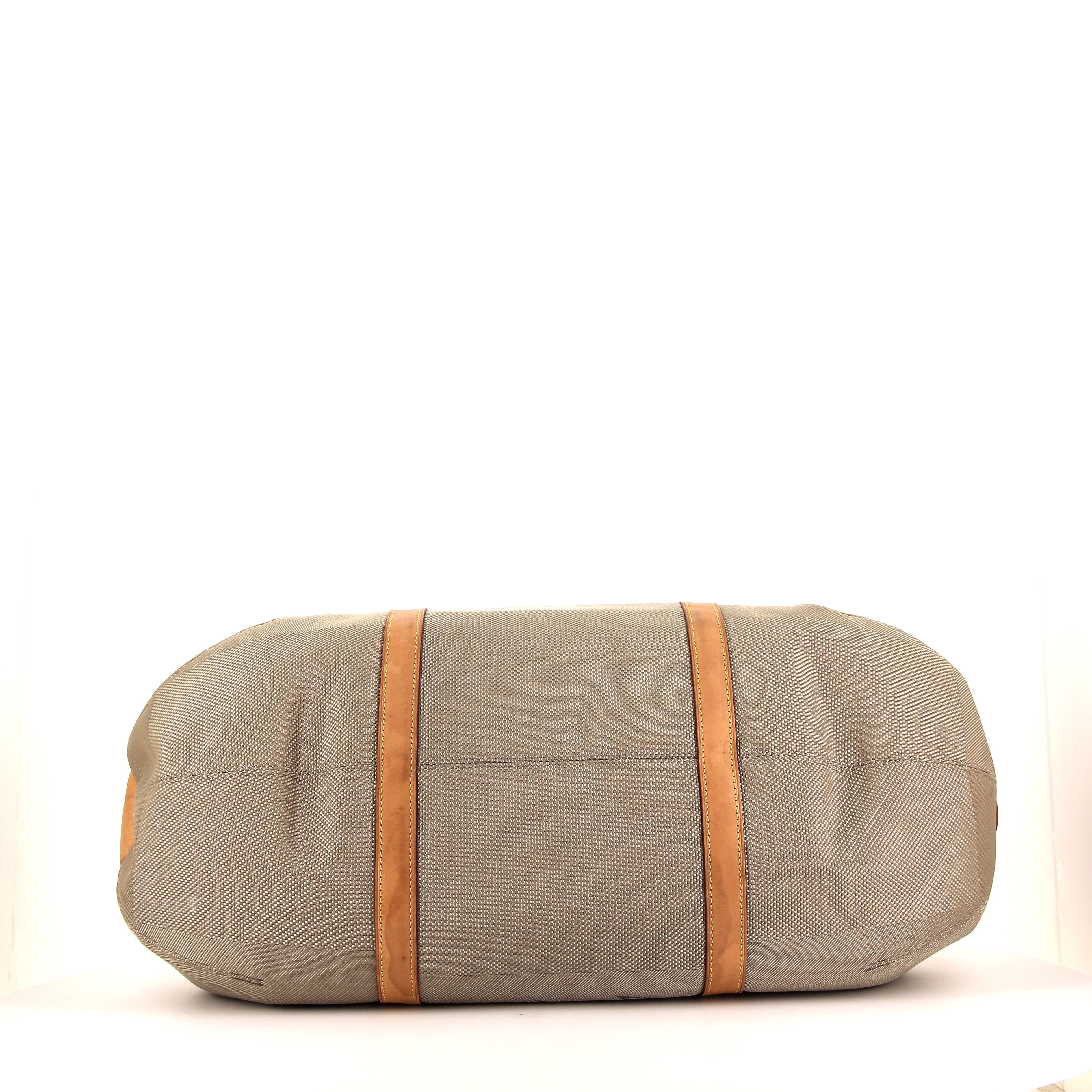 Bolsa de viaje Louis Vuitton Geant Attaquant en lona gris y cuero natural - Detail D4