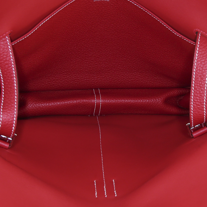 Borsa a tracolla Hermès Halzan modello medio in pelle togo rossa - Detail D2