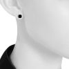 Paire de clous d'oreilles Dinh Van Impressions en or blanc et onyx - Detail D1 thumbnail