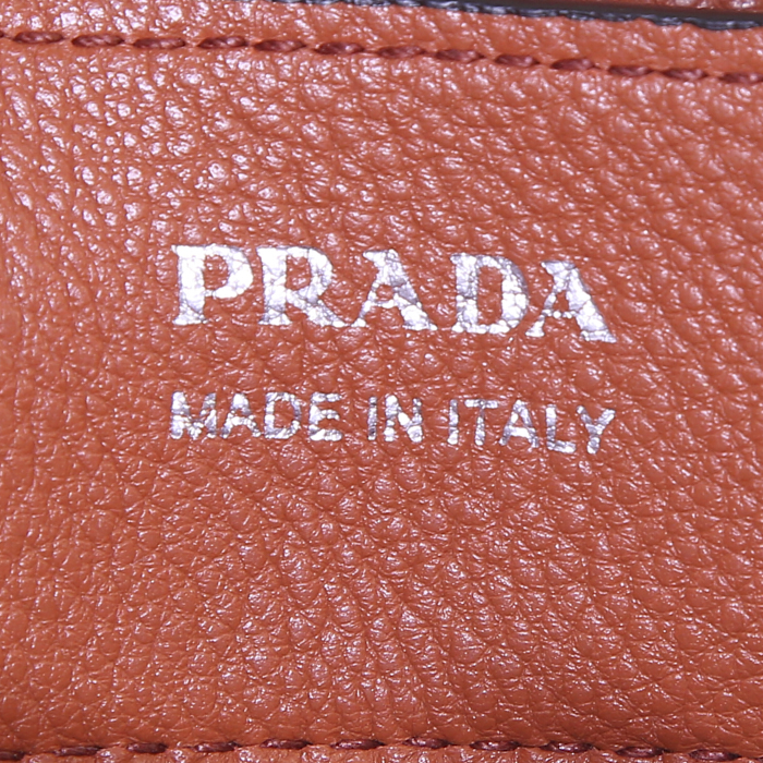 Prada Double shopping bag in brown grained leather - Detail D4