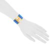 Bracelet ouvrant Hermes Clic Clac taille XL en plaqué or et émail bleu - Detail D1 thumbnail