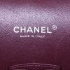 Bolso bandolera Chanel Timeless Maxi Jumbo en cuero acolchado negro - Detail D4 thumbnail