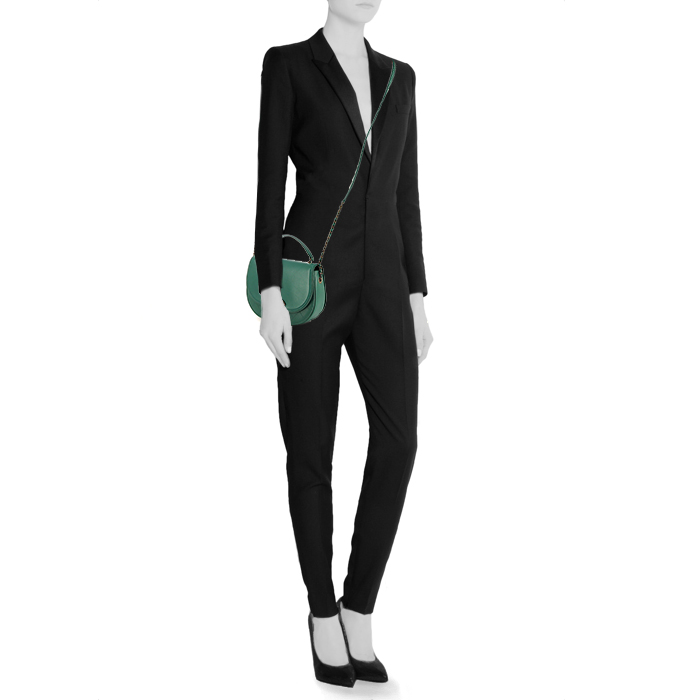 Chanel Curve shoulder bag in green leather - Detail D2