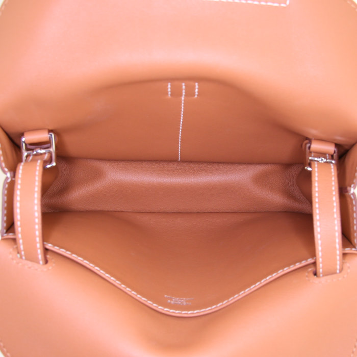 Sac bandoulière Hermès Halzan petit modèle en cuir Swift gold - Detail D3