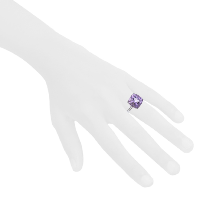 Mauboussin Gueule d'Amour ring in white gold and diamonds and in amethyst - Detail D1