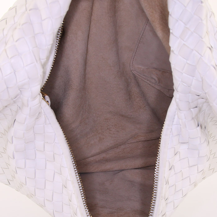 Sac à main Bottega Veneta Veneta en cuir intrecciato blanc - Detail D2