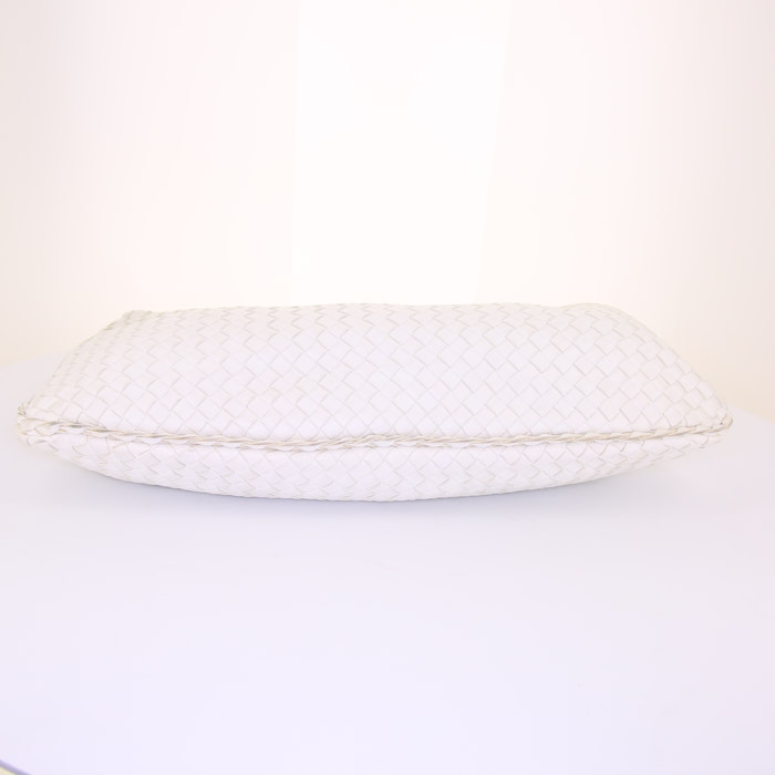 Sac à main Bottega Veneta Veneta en cuir intrecciato blanc - Detail D4