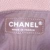 Chanel Boy shoulder bag in beige quilted leather - Detail D4 thumbnail