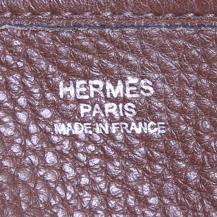 Sac bandoulière Hermes Evelyne moyen modèle en cuir togo marron - Detail D3