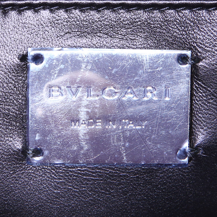 Bulgari Serpenti pouch in black smooth leather - Detail D3