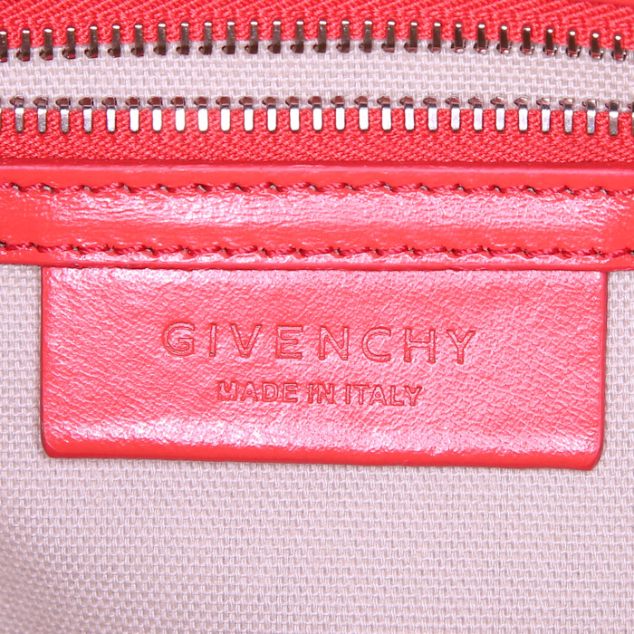 Borsa Givenchy Antigona modello medio in pelle liscia rossa - Detail D4