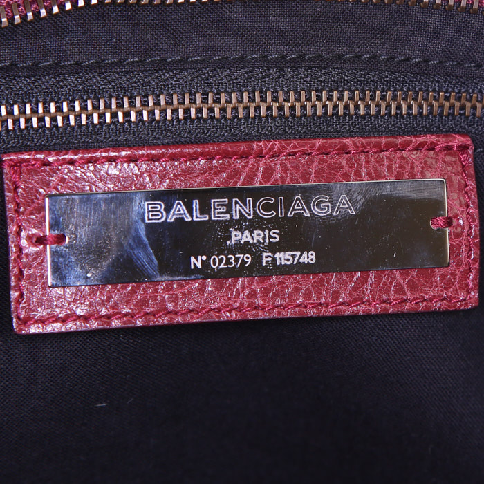 Bolso de mano Balenciaga Classic City en cuero color burdeos - Detail D5