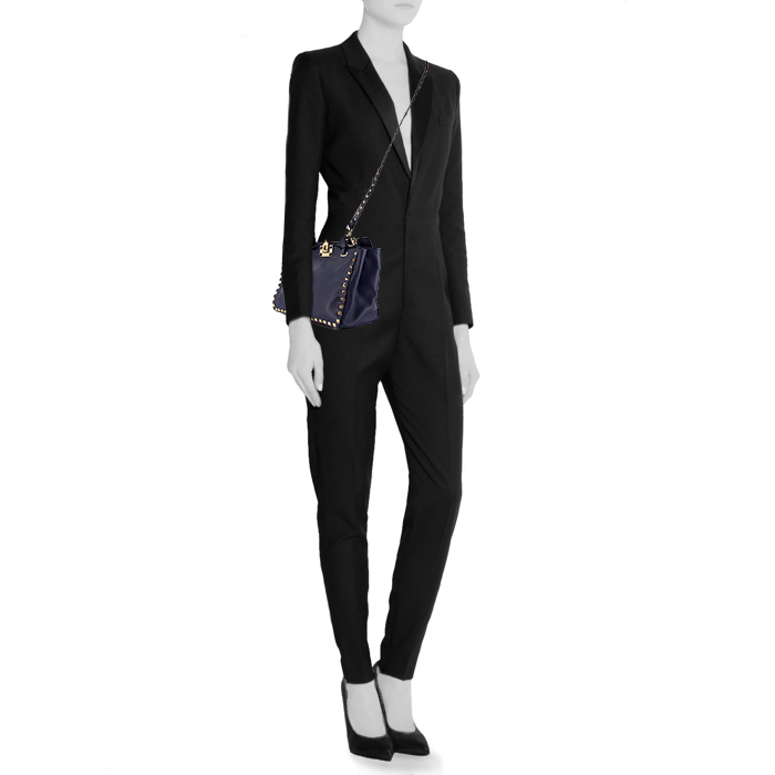 Valentino Garavani Rockstud small model shoulder bag in blue leather - Detail D2