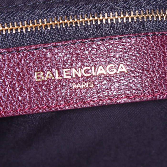 Sac à main Balenciaga Metallic Edge en cuir bordeaux - Detail D4