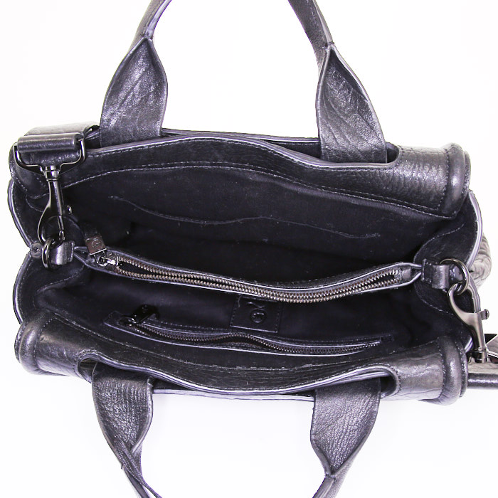 Alexander McQueen handbag in black grained leather - Detail D3
