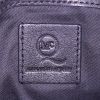 Bolso de mano Alexander McQueen en cuero granulado negro - Detail D4 thumbnail