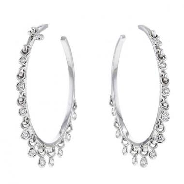 Paire de créoles Dior Coquine grand modèle en or blanc et diamants