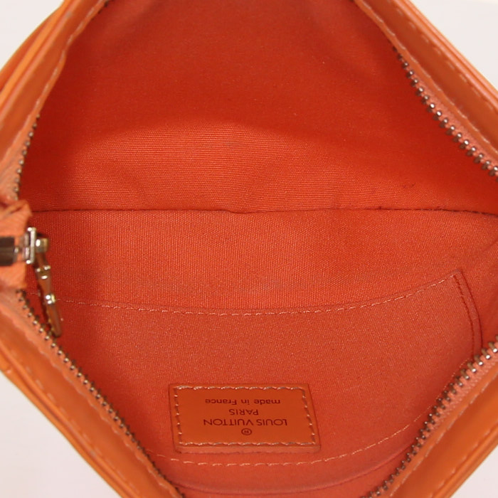 Louis Vuitton Salabha shoulder bag in orange epi leather - Detail D2