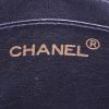 Chanel Timeless shoulder bag in black patent quilted leather - Detail D4 thumbnail