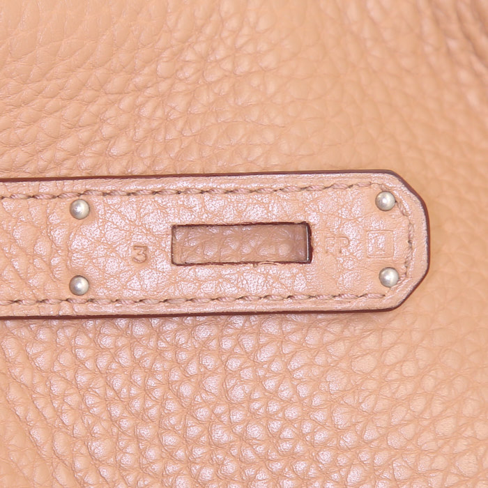 Hermes Birkin 40 cm handbag in beige togo leather - Detail D4