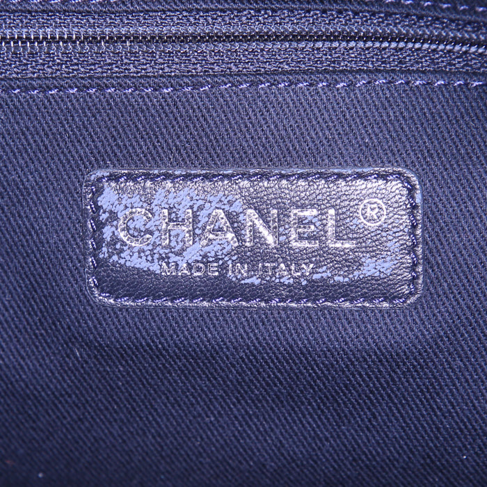 Bolso Cabás Chanel Deauville en lona denim azul y cuero azul - Detail D4