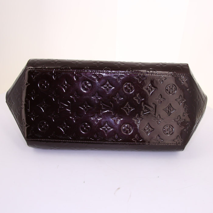 Sac porté épaule ou main Louis Vuitton Sheerwood en cuir vernis monogram bordeaux - Detail D4