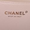 Chanel Timeless jumbo handbag in beige quilted leather - Detail D4 thumbnail