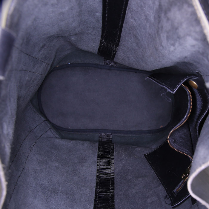 Louis Vuitton Randonnée backpack in black epi leather - Detail D3