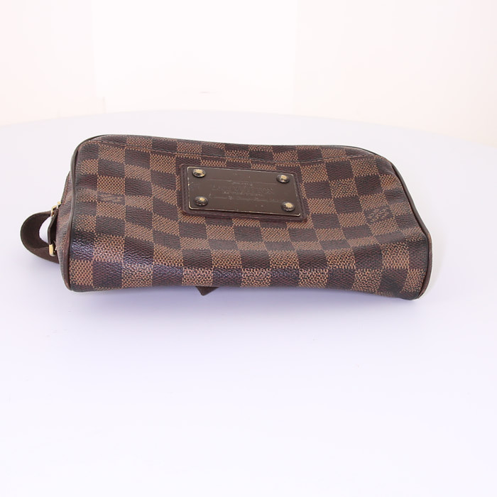 Pochette-cintura Louis Vuitton Brooklyn Bum Bag in tela a scacchi marrone - Detail D4