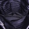Bolso de mano Celine Vintage en cuero negro - Detail D2 thumbnail