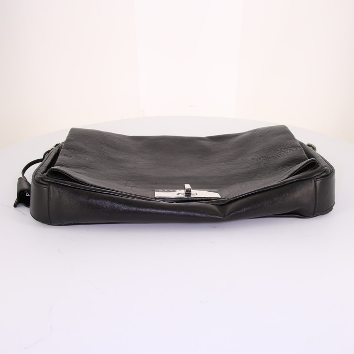 Sac à main Celine Vintage en cuir noir - Detail D4