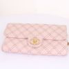 Chanel Timeless handbag in varnished pink quilted leather - Detail D4 thumbnail